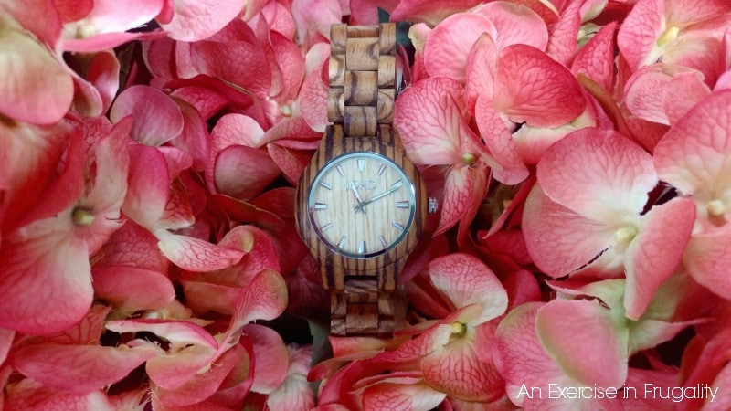 JORD Wood Watches make a fabulous graduation gift idea. Perfect for any college or workplace bound graduate!