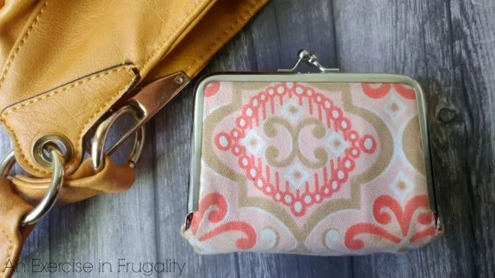 How to make a purse survival kit for life's little emergencies!