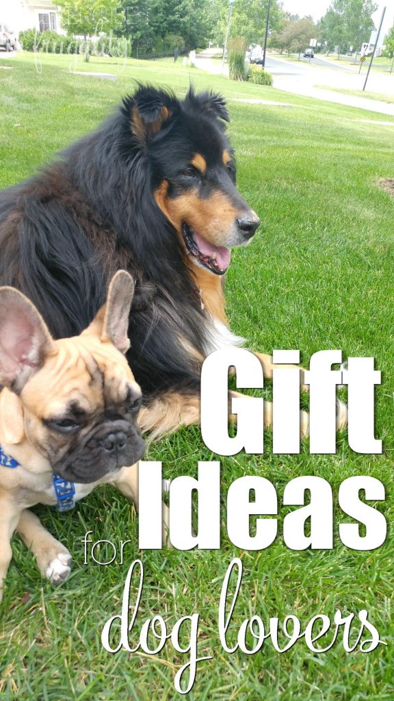 Gift Ideas for Dog Lovers- Every dog mom and dog dad will love these gifts for dog lovers. We've collected some of the greatest holiday gift ideas for people who love their pets! Easy Christmas shopping right here. 